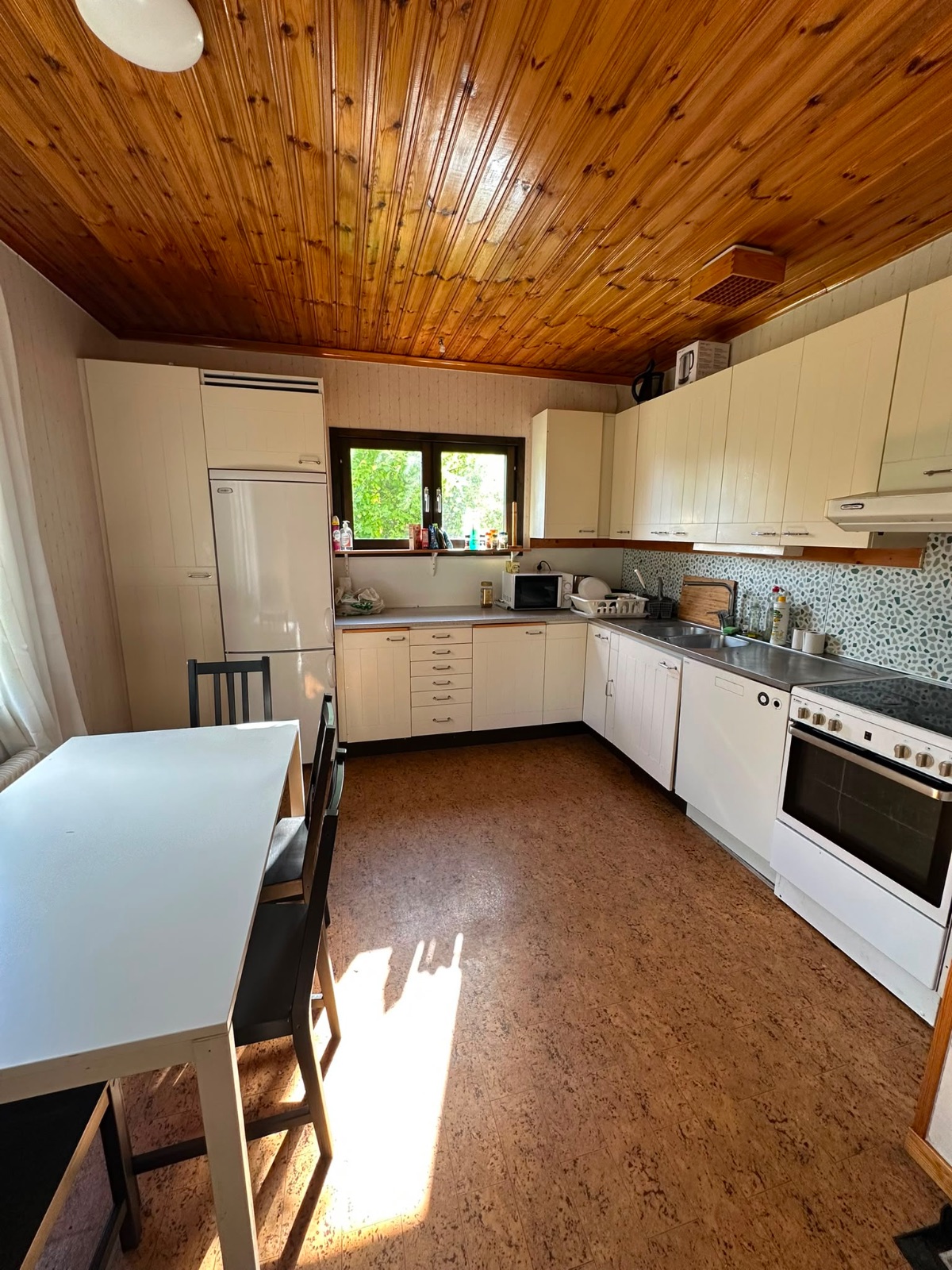 Järnvägsgatan 6 – villa i Katrineholm, bild 8 av 18