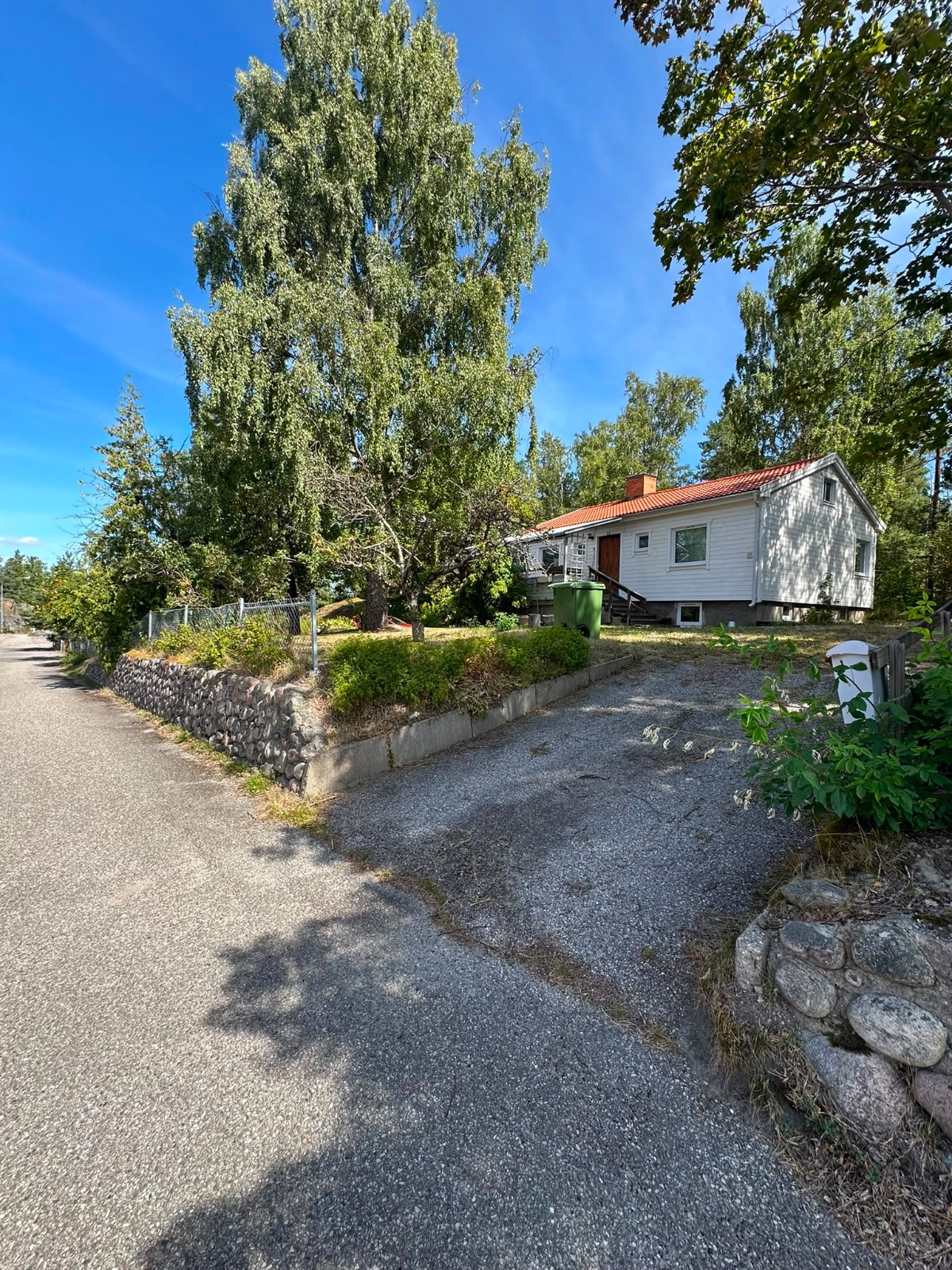 Hagbyvägen Hällby – villa i Eskilstuna, bild 1 av 27