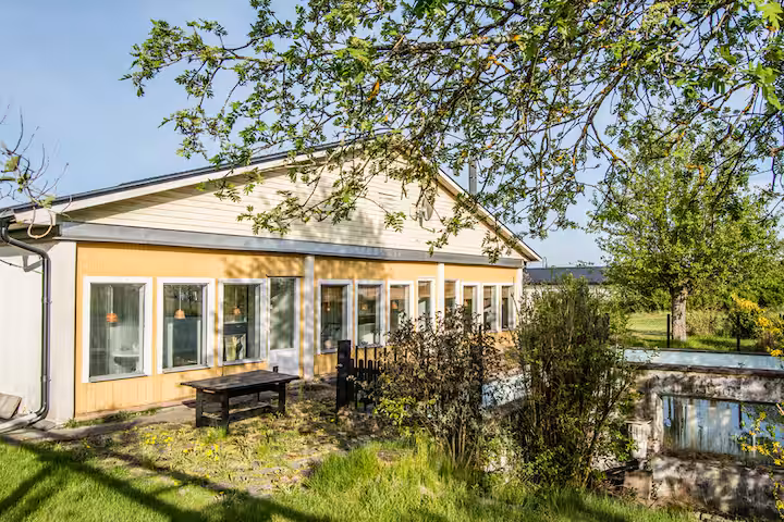 Stort hus med marmorgolv